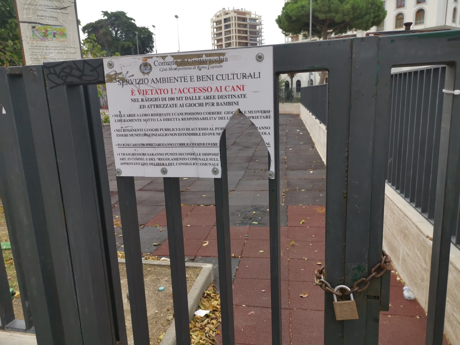 M5S: ”Degrado in pieno centro, giochi al Pincio chiusi da mesi”