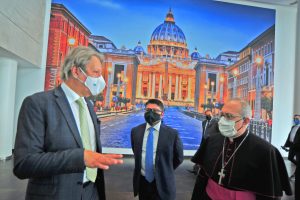 Visita pastorale al porto Vescovo e presidente adsp Musolino (8)