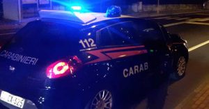 Tentato omicidio a Tor Bella Monaca: aggrediscono e cercano di investire i carabinieri, arrestati due giovani romani