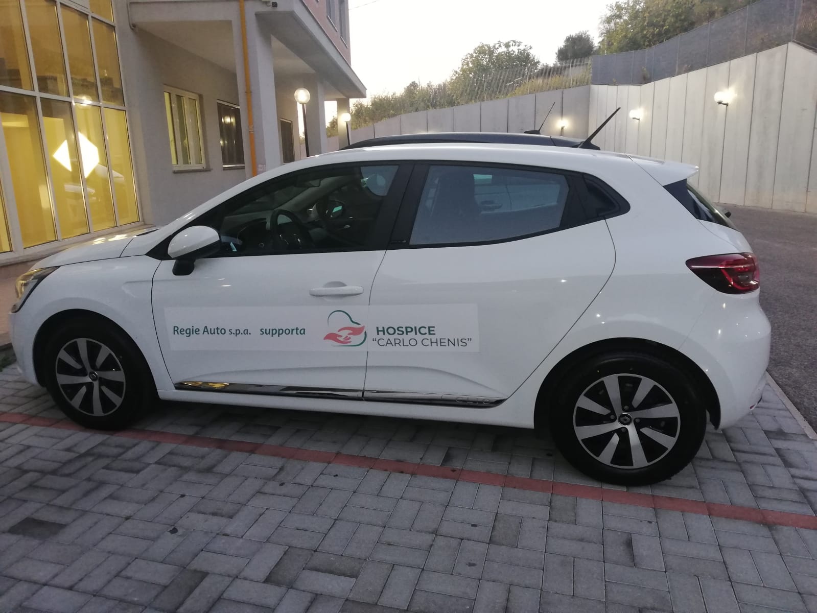 Hospice, Regie auto dona una vettura per l’assistenza domiciliare