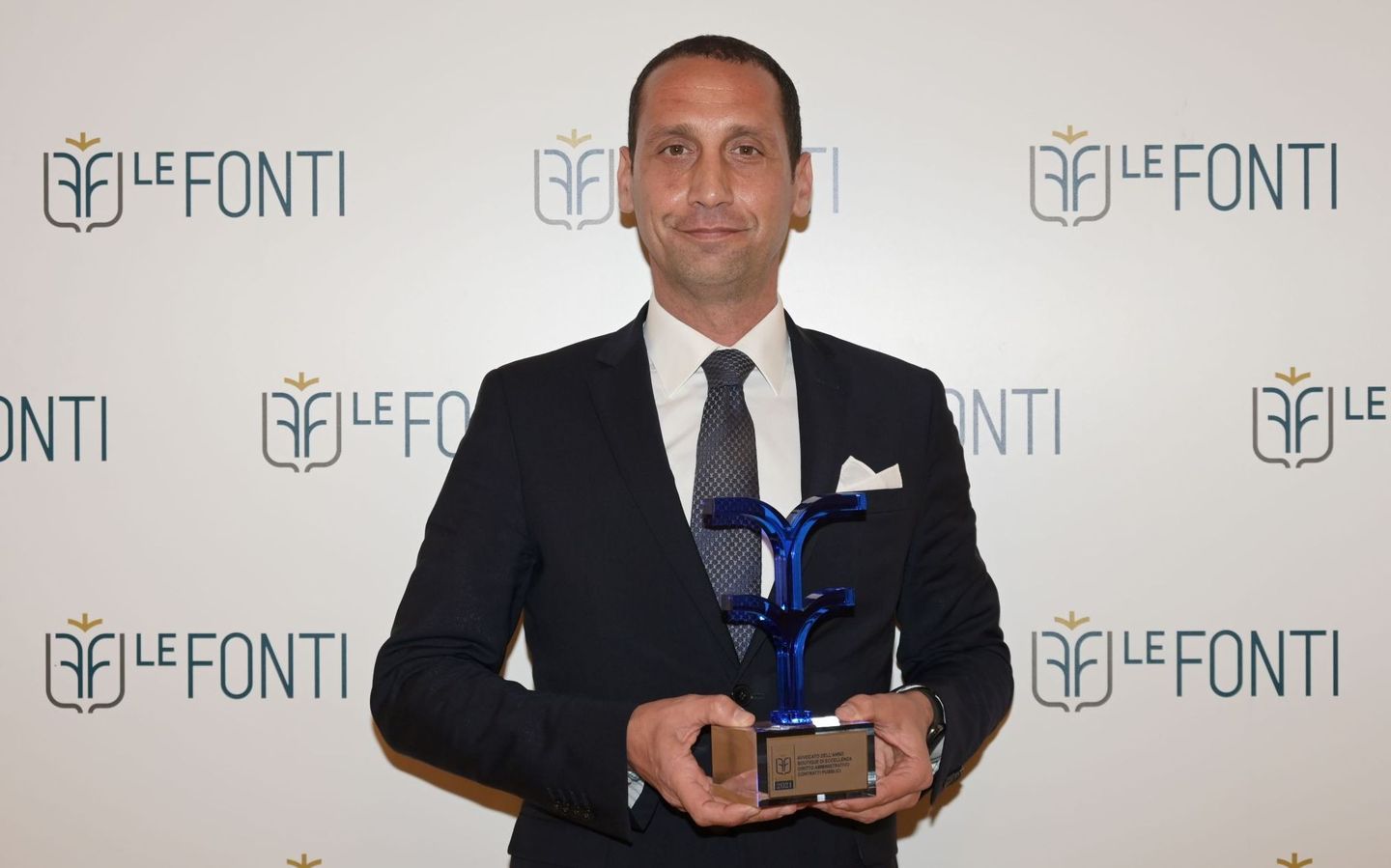 Le Fonti Awards, premiato l’avvocato Angelo Annibali