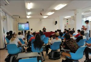 ”Dante e il pensiero cristiano”: il vescovo Ruzza incontra gli studenti del Marconi