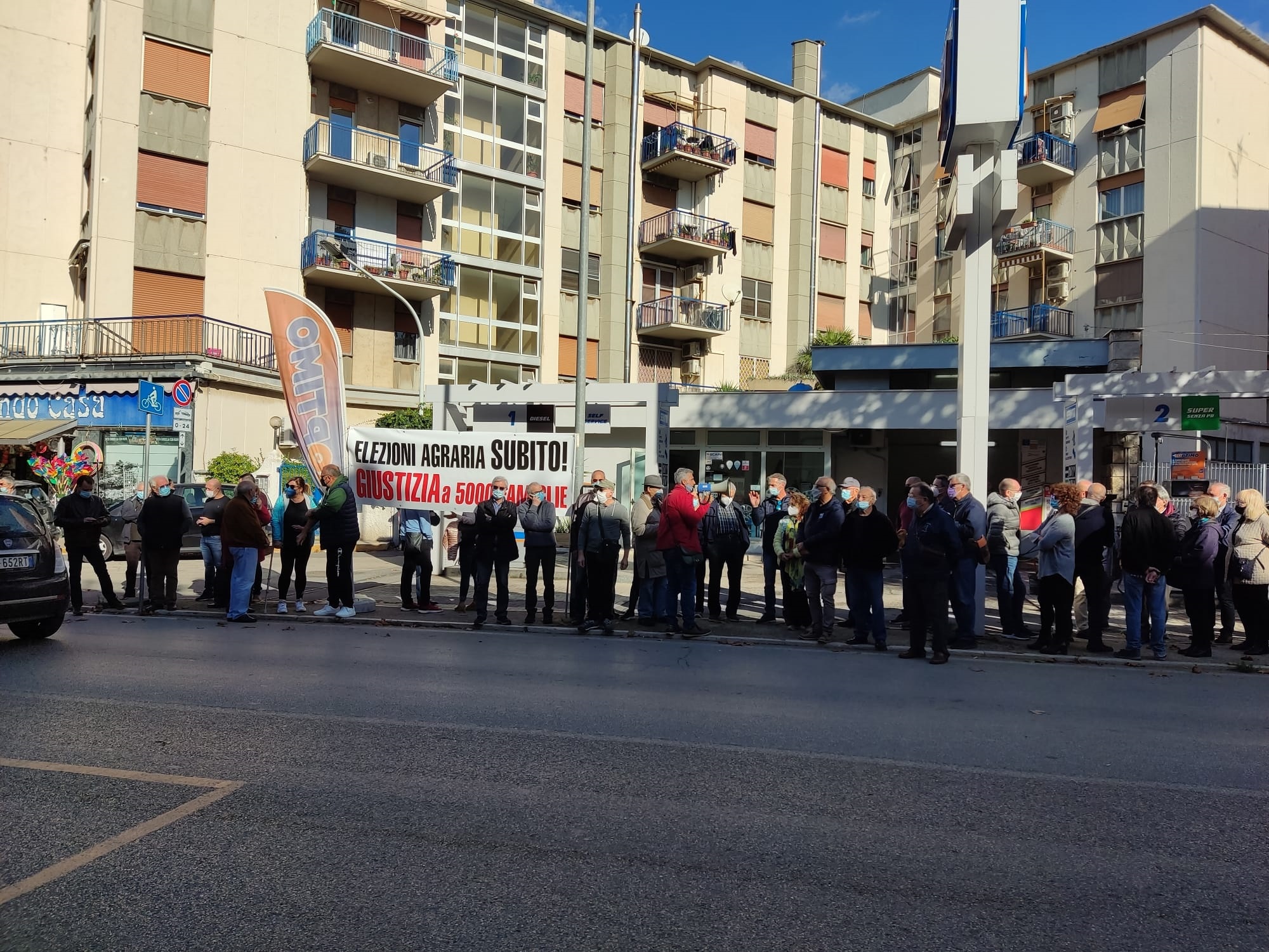 Usi civici, nuovo sit-in: cittadini infuriati sotto l’Agraria