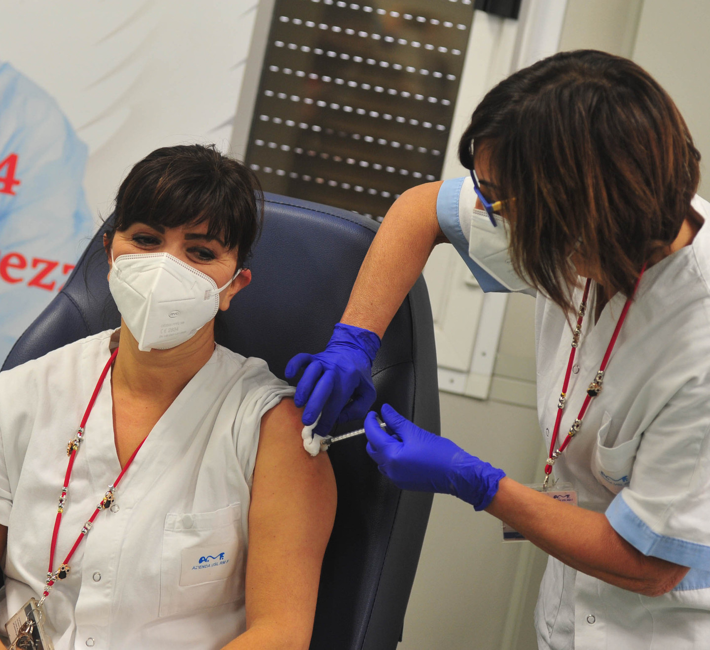 V-day, ad un anno di distanza somministrati oltre 513mila vaccini