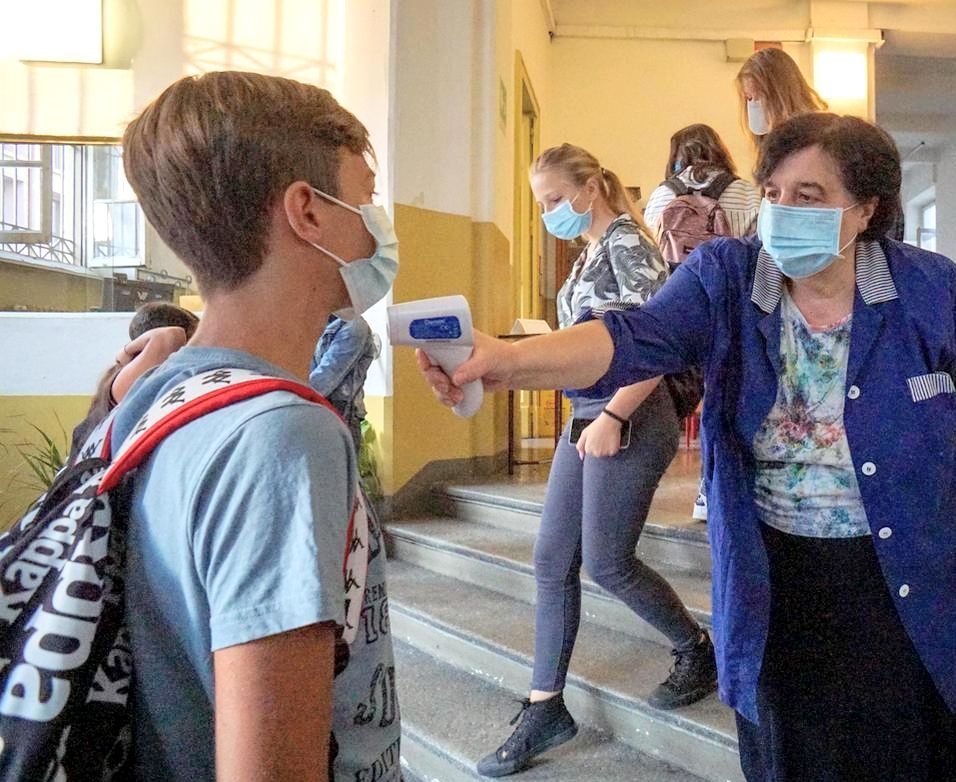 Scuole, pochi i furbetti del green pass