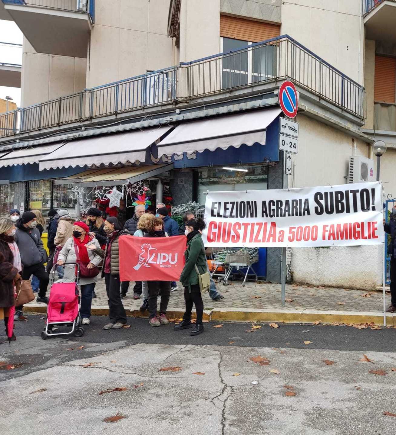Università agraria, ancora un sit-in di protesta sotto la sede dell’ente