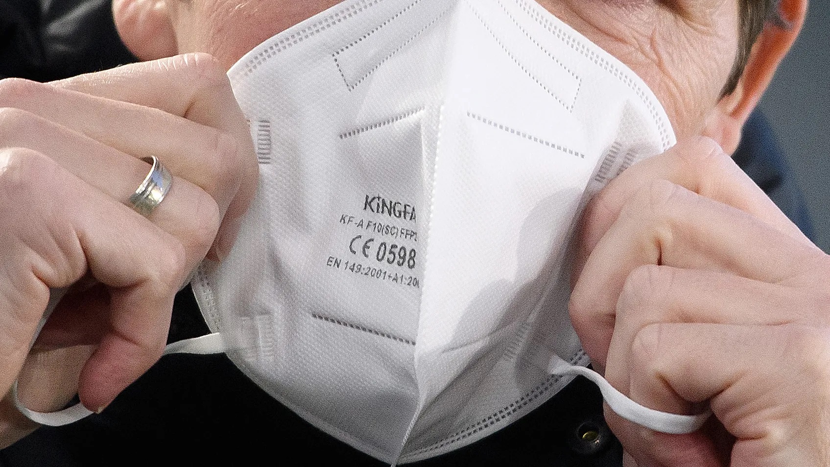 Mascherine Ffp2 troppo care, Ardita: “Scandaloso”