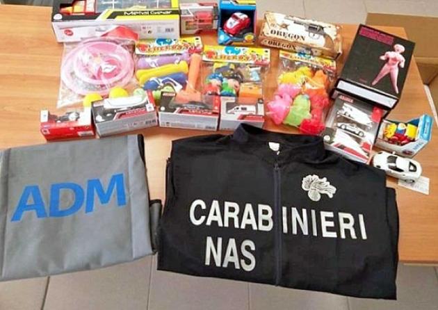 Dogane e Nas: sequestrati a Tarquinia e Rieti sex toys, addobbi natalizi e giocattoli contraffatti