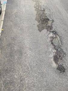 “Cara sindaca, oltre ai ciclisti pensi anche agli automobilisti”: il presidente dell’Aci Zucchi punta il dito contro il degrado delle strade