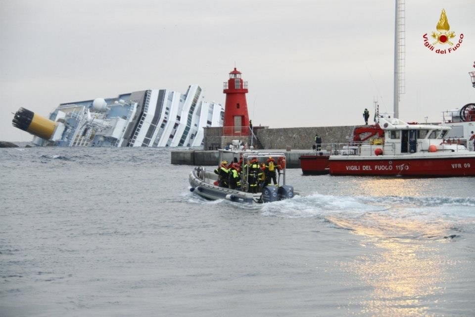 Costa Concordia: gli uomini della Bonifazi impegnati per settimane sul luogo della tragedia