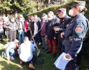 Conoscere e raccontare il territorio, studenti al parco del Risanamento