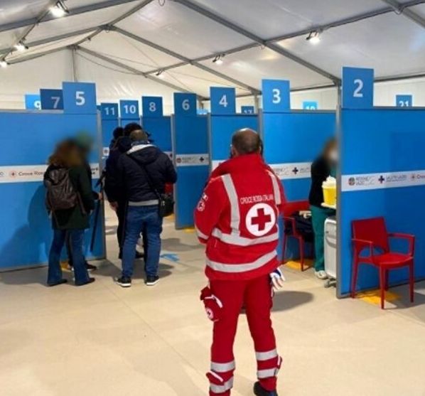 Compie un anno l’hub vaccinale di Adr