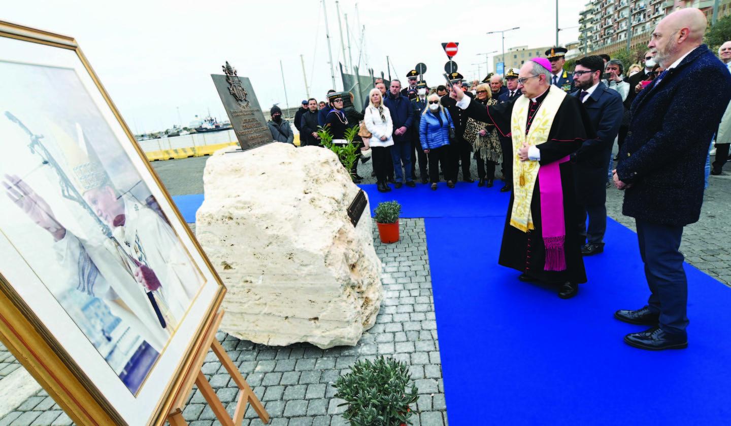 Molo dedicato al Papa, in ricordo di una giornata straordinaria