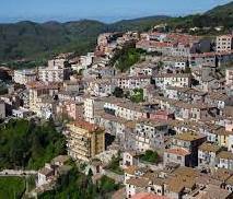 Accolti in paese una mamma, due bambini e un’adolescente