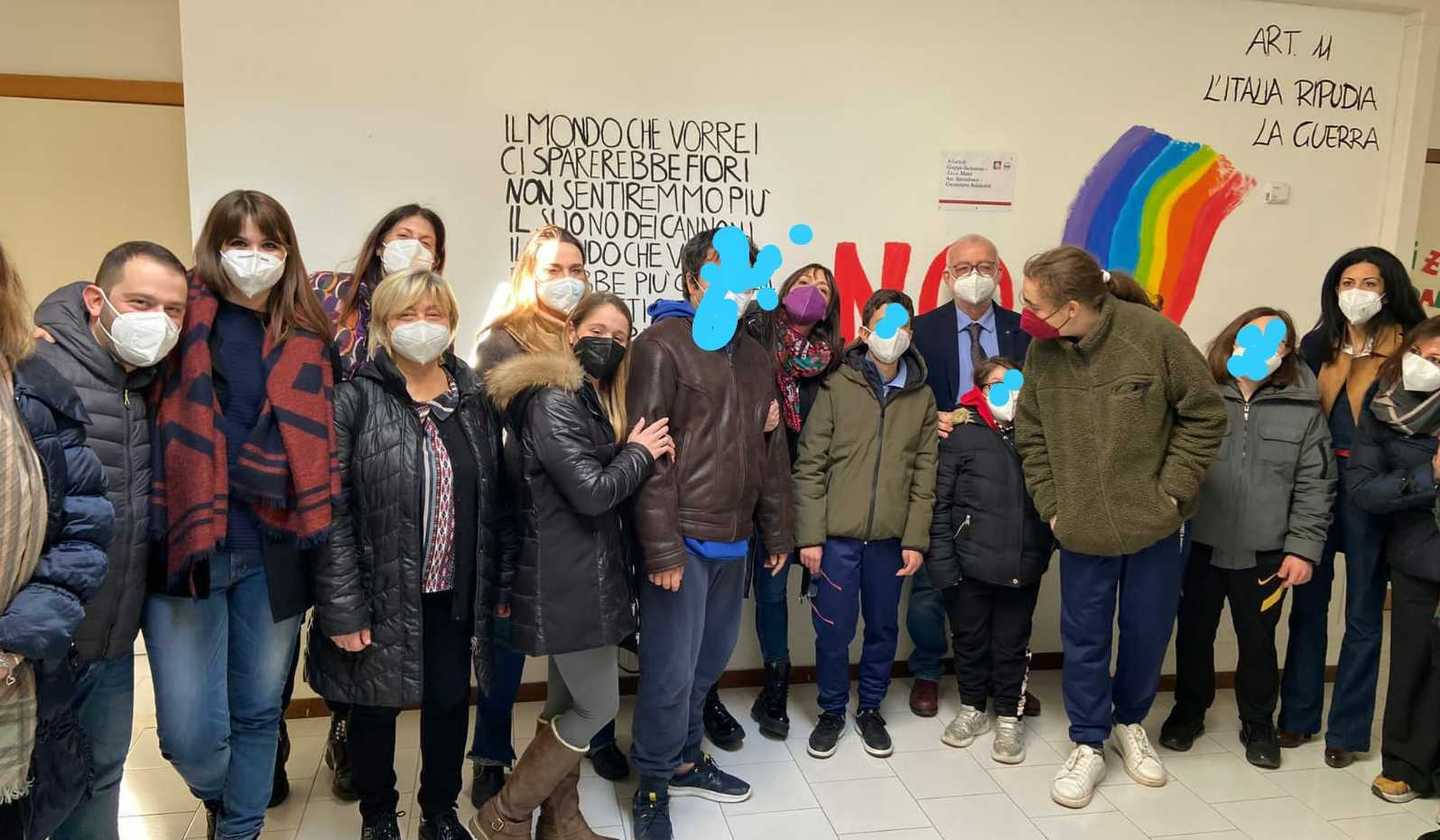 Al Mattei un murale per dire no alla guerra e alla discriminazione