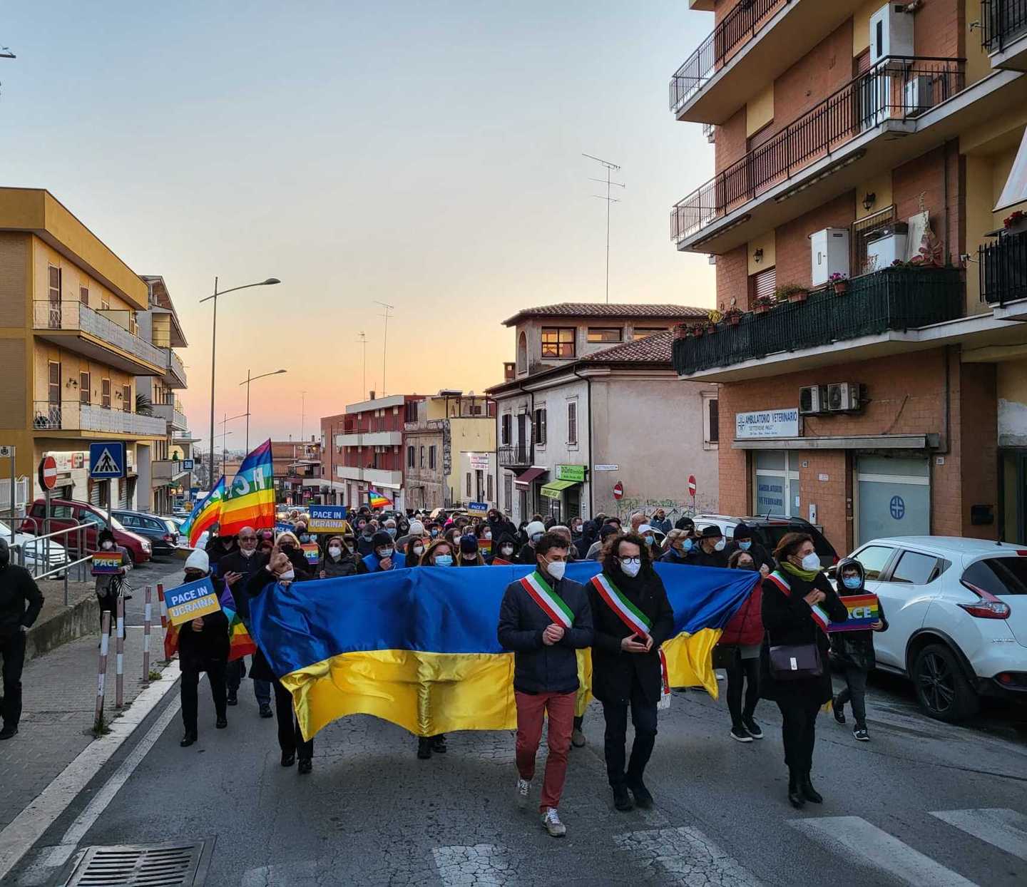 Anche la città etrusca
 


in marcia per chiedere la pace