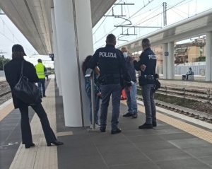 Orte – Girava in treno nonostante il mandato di cattura, arrestato dalla Polfer