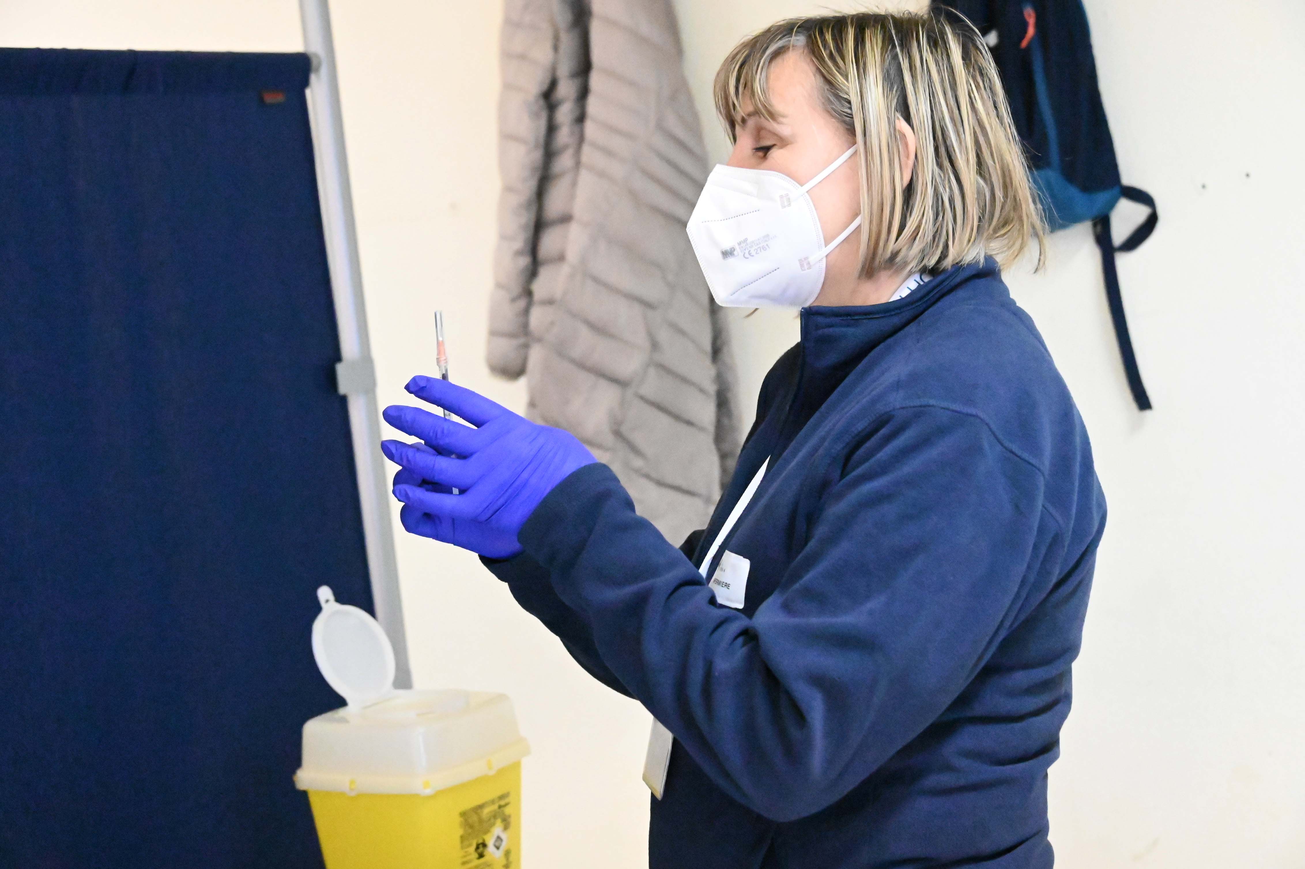 Covid, oggi 117 positivi e 80 guariti