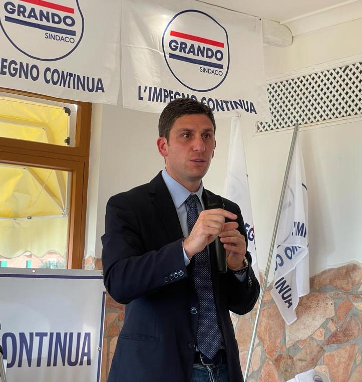 Grando in tour nella città
 


per il suo programma elettorale