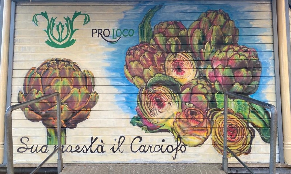 “Sua maestà il carciofo”
 


diventa un murales