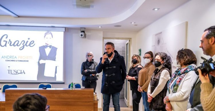 Tarquinia – Ospitality Tuscia, diplomi per il corso di formazione per sala e bar