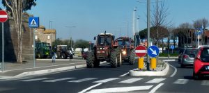 Viterbo, protesta degli agricoltori arrivati in città
