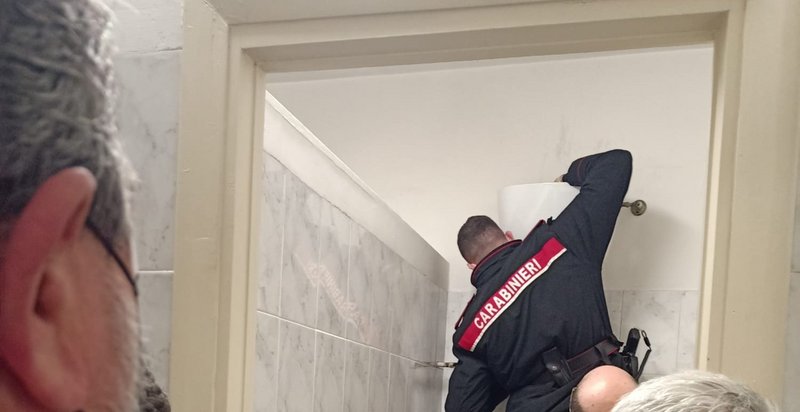 Roma – Carabinieri trovano pistola in sede Usb dopo perquisizione. Il sindacato: “Le nostre armi sono gli scioperi”