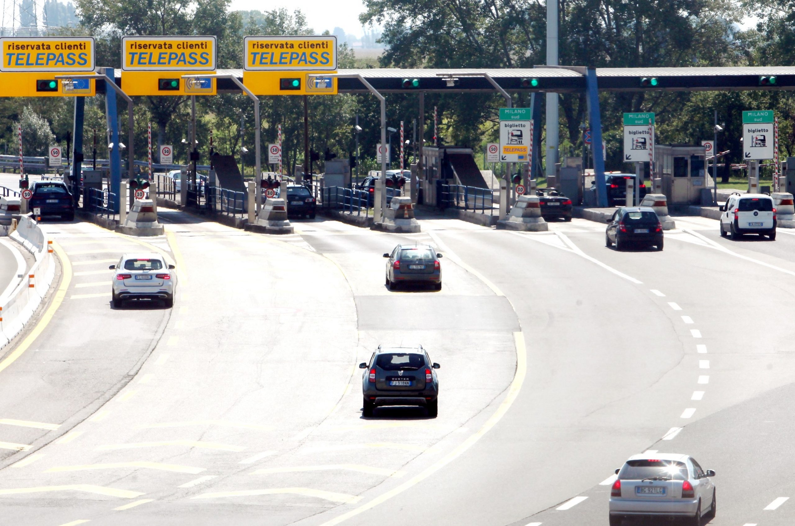 Frosinone – Truffa al Telepass, secondo caso in Ciociaria. Si accodava al mezzo che lo precedeva e non pagava il pedaggio