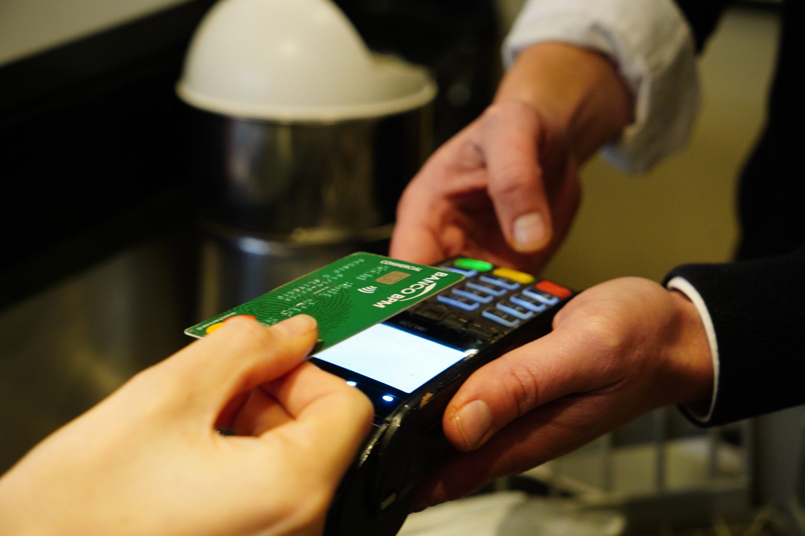 Cittaducale, ruba borsa a infermiera del 118 e va a comprarsi vestiti nuovi: denunciato 40enne