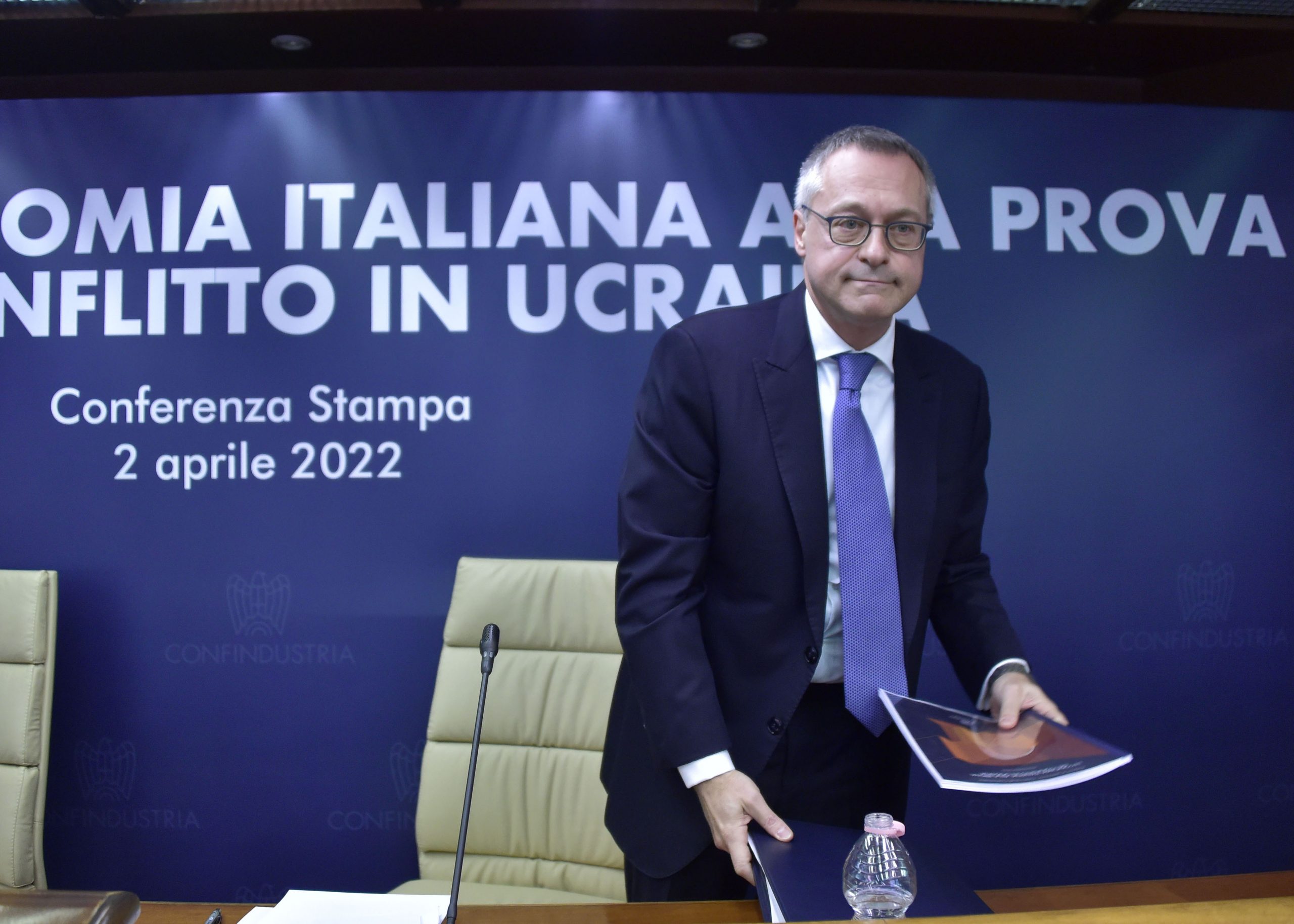 Ripresa sempre più debole, Confindustria lancia l’allarme