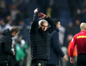 Roma, assenze pesantissime: 1-1 a Monza. E Mou erutta: furia contro Chiffi