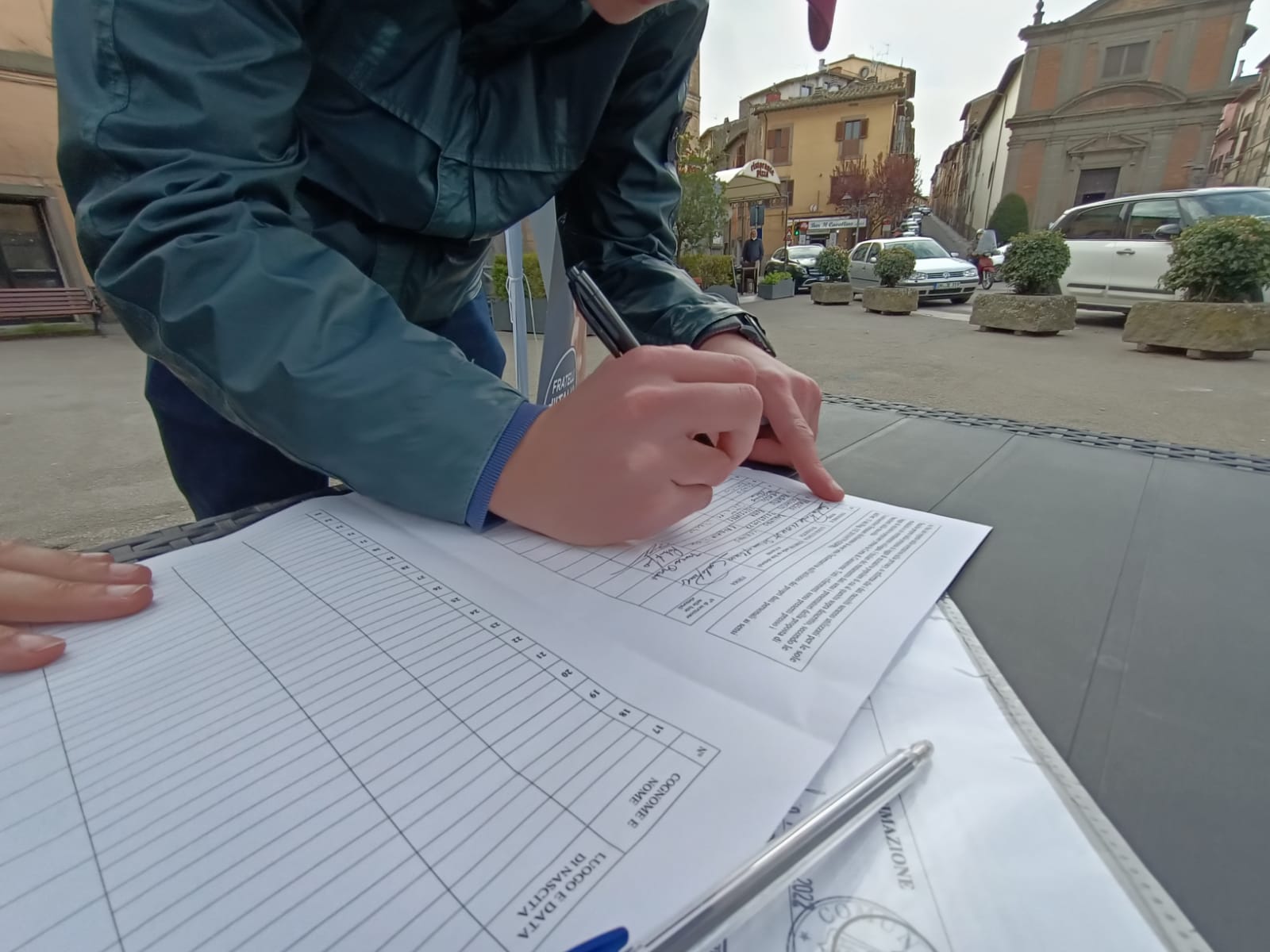 Viterbo – Fratelli d’Italia torna tra la gente: gazebo su giustizia e sicurezza