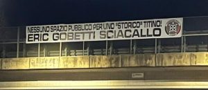 Striscioni di Casa Pound ad “accogliere” Eric Gobetti