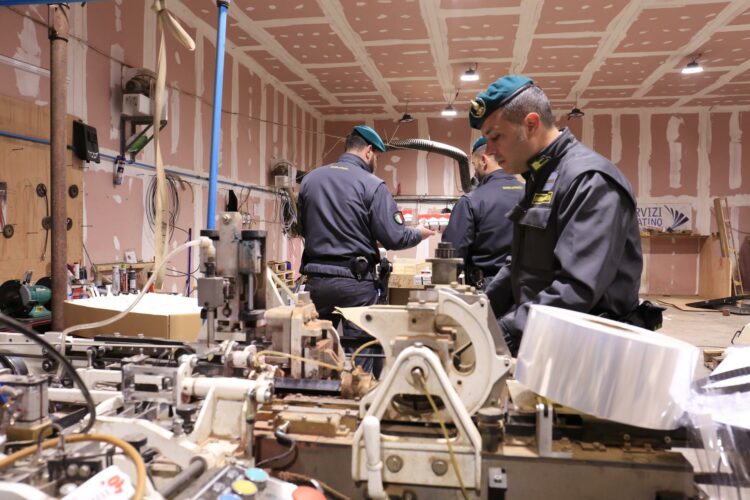 Lazio, Giannini (Lega): profughi ucraini sfruttati in fabbrica di contrabbando, fermare il fenomeno sul nascere