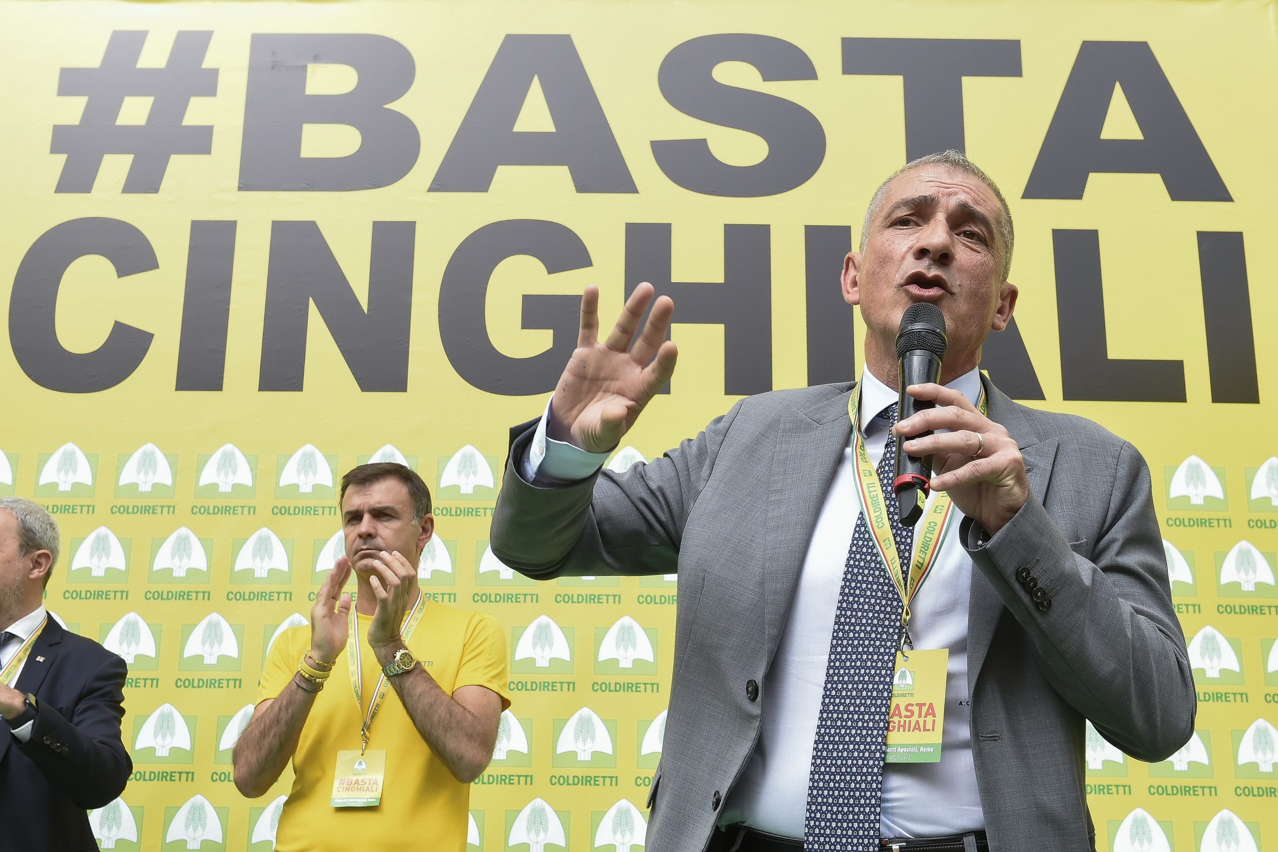 Emergenza cinghiali, l’affondo del sottosegretario Costa: “Non facciamoci intimidire dagli animalisti da salotto”