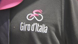 Giro d’Italia, De Gendt va in fuga ed è re di Napoli. Lopez Perez sempre “rosa”