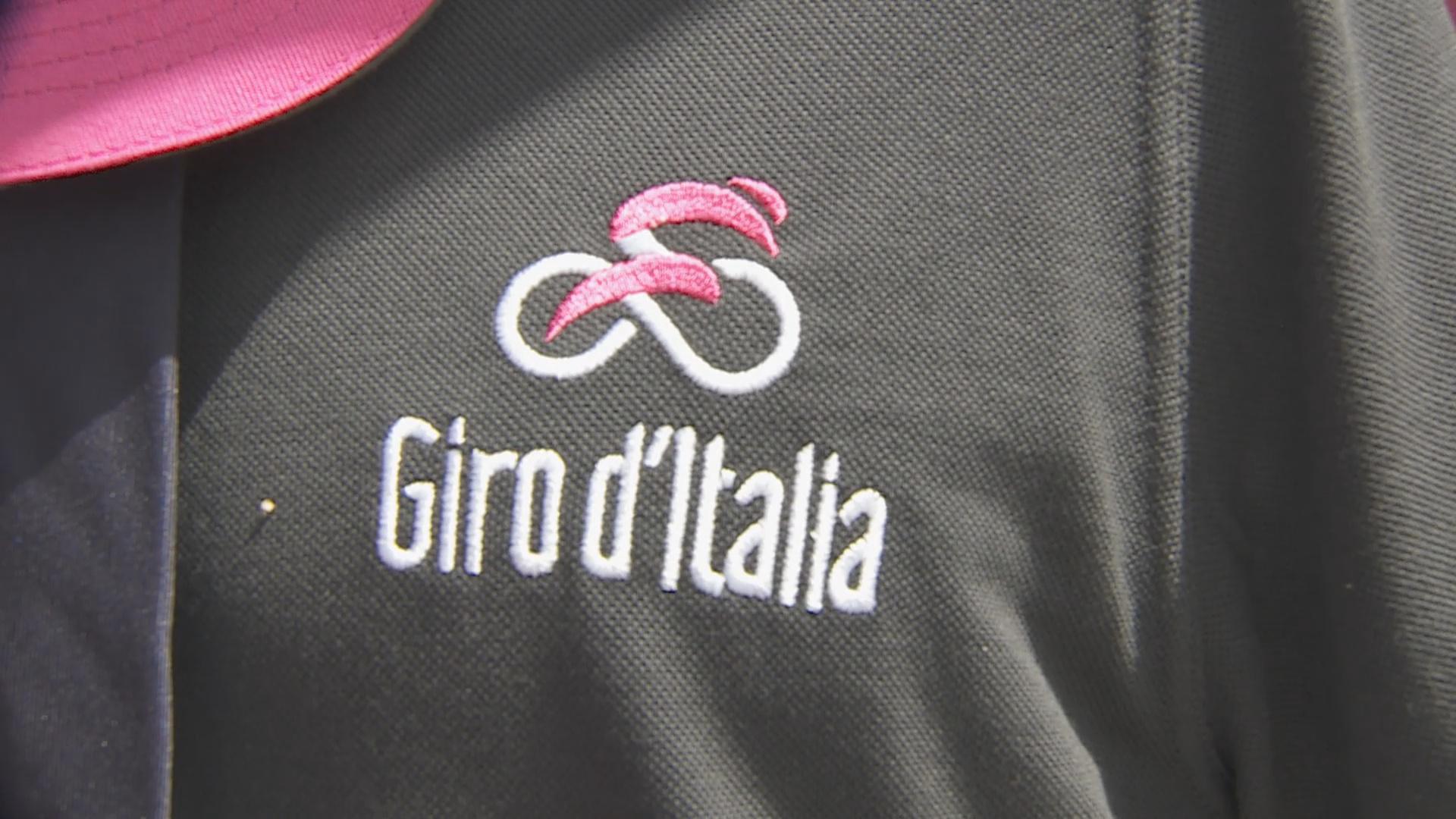 Giro d’Italia, De Gendt va in fuga ed è re di Napoli. Lopez Perez sempre “rosa”