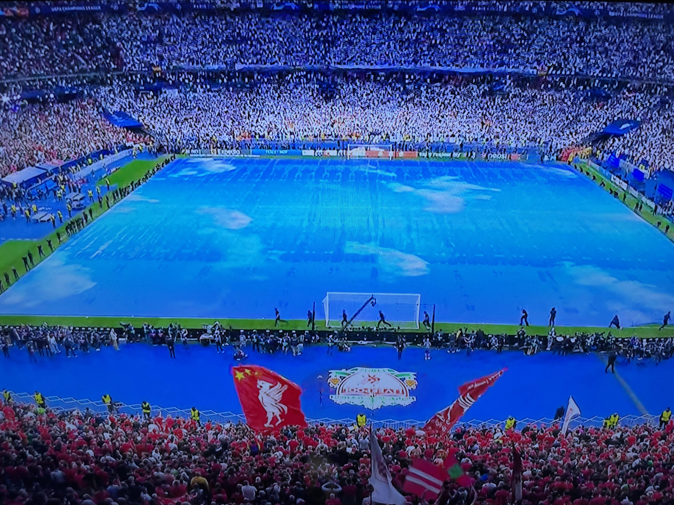 Calcio – Finale Champions League, posticipato fischio d’inizio per problemi di ordine pubblico