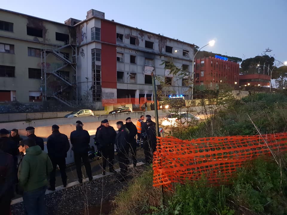 Roma – Sgombero stabile ex fabbrica Pennicillina. 30 identificati da polizia, 23 irregolari