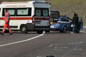 Riano, carambola tra quattro auto sulla Tiberina: muore un uomo