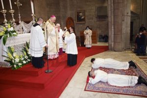 Viterbo – Ordinati due nuovi sacerdoti: don Antonio Ramirez e don Daniele Boschi. La cerimonia in Cattedrale