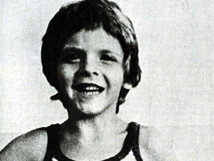 Roma, svastiche e ingiurie sulla tomba di Alfredino Rampi