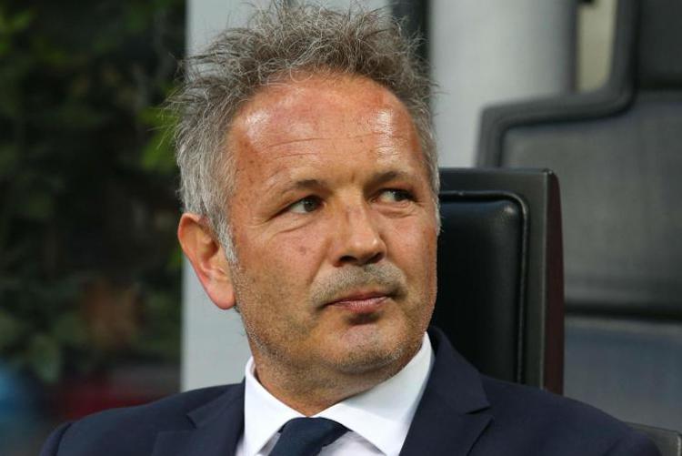 Calcio: Mihajlovic dimesso dall’ospedale, il Bologna lo riabbraccia: “Forza Mister”