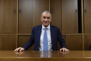 Mascherine – Costa: “15 giugno via ultime restrizioni e richiamo annuale per vaccinazione”