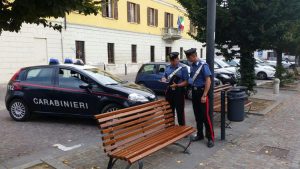 Roma, rompe una bottiglia e cerca di uccidere un rumeno: arrestato 29enne nigeriano