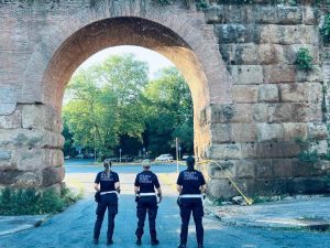 Roma: crolla un arco di Porta Maggiore, nessun ferito