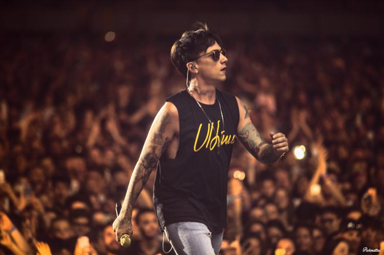 Bambino sogna di andare al concerto di Ultimo ma viene truffato online insieme alla sua mamma