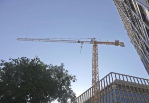 Foro Italico, operaio 21enne colpito da una lastra di cemento: ricoverato in codice rosso. E la Procura apre un’inchiesta