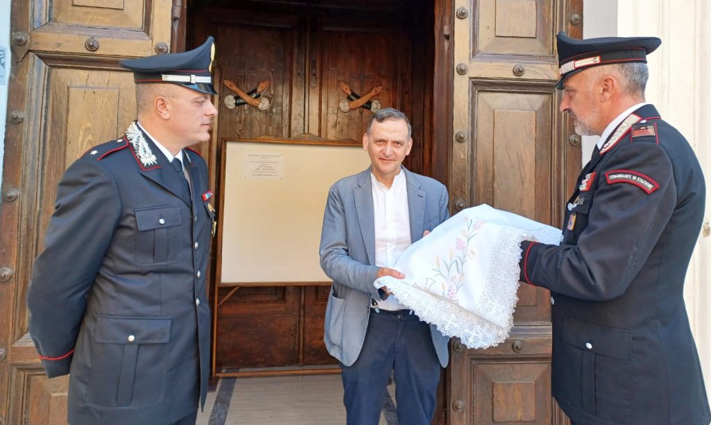 Civitavecchia, ruba due tovaglie liturgiche alla Santissima Concezione: arrestato