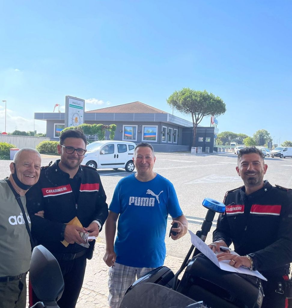 Ladispoli, restituisce portafogli con 10mila euro dentro